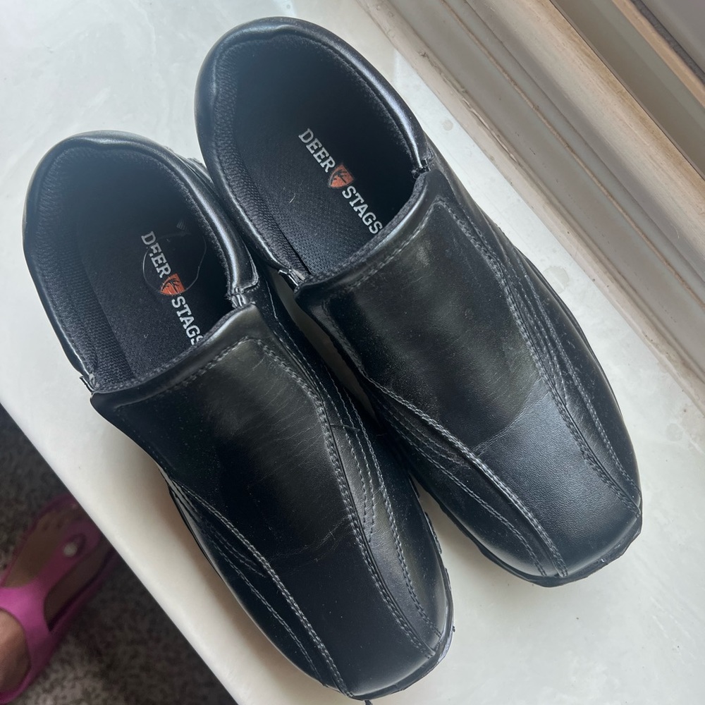 Deer stags kids uniform shoes never worn brand new recess is the style 4.5 size